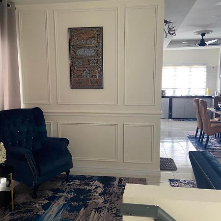Cheerfull3 Bedroom Townhouse Terrace Kampung Dengkil Kültér fotó