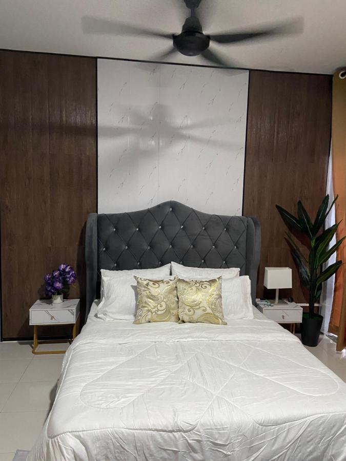 Cheerfull3 Bedroom Townhouse Terrace Kampung Dengkil Kültér fotó